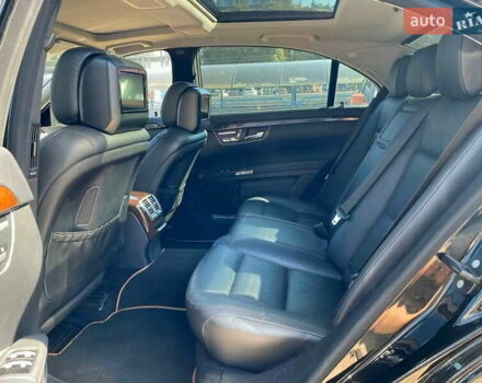 Черный Мерседес С Класс, объемом двигателя 5.5 л и пробегом 234 тыс. км за 15900 $, фото 20 на Automoto.ua