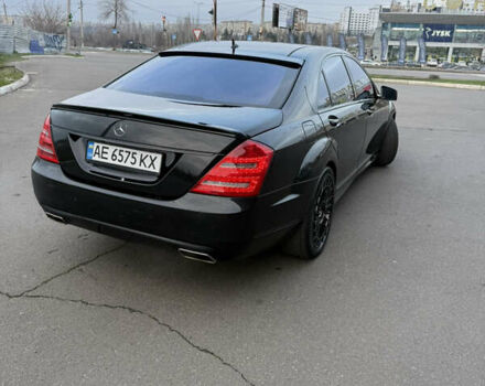 Чорний Мерседес С Клас, об'ємом двигуна 5.5 л та пробігом 213 тис. км за 17000 $, фото 3 на Automoto.ua