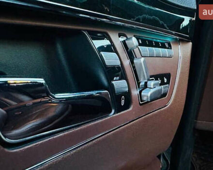 Черный Мерседес С Класс, объемом двигателя 5.5 л и пробегом 299 тыс. км за 11999 $, фото 18 на Automoto.ua