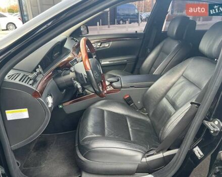 Черный Мерседес С Класс, объемом двигателя 5.46 л и пробегом 312 тыс. км за 19990 $, фото 9 на Automoto.ua