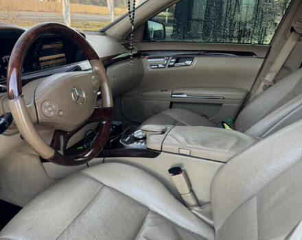 Черный Мерседес С Класс, объемом двигателя 3.5 л и пробегом 323 тыс. км за 18700 $, фото 11 на Automoto.ua