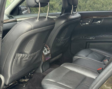 Черный Мерседес С Класс, объемом двигателя 5.46 л и пробегом 333 тыс. км за 14999 $, фото 24 на Automoto.ua