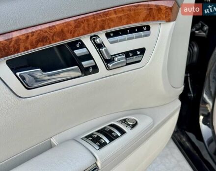 Черный Мерседес С Класс, объемом двигателя 5.5 л и пробегом 370 тыс. км за 13990 $, фото 33 на Automoto.ua