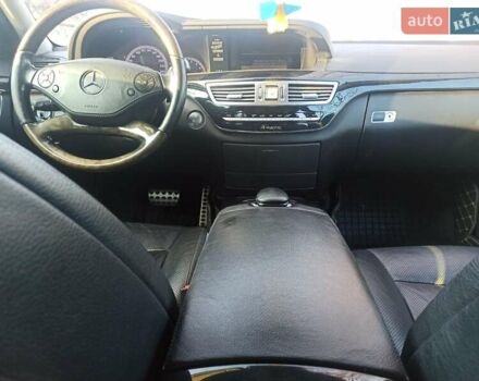 Черный Мерседес С Класс, объемом двигателя 3 л и пробегом 300 тыс. км за 22200 $, фото 2 на Automoto.ua