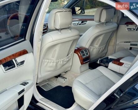 Черный Мерседес С Класс, объемом двигателя 5.5 л и пробегом 370 тыс. км за 13990 $, фото 30 на Automoto.ua