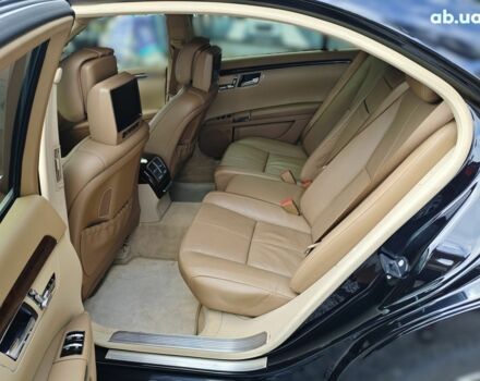 Черный Мерседес С Класс, объемом двигателя 5.5 л и пробегом 176 тыс. км за 15000 $, фото 11 на Automoto.ua