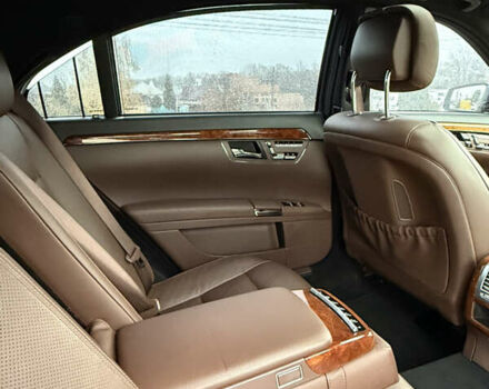 Черный Мерседес С Класс, объемом двигателя 3.5 л и пробегом 80 тыс. км за 19000 $, фото 51 на Automoto.ua