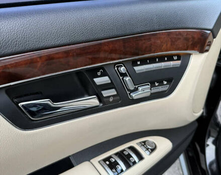 Чорний Мерседес С Клас, об'ємом двигуна 5.5 л та пробігом 213 тис. км за 17000 $, фото 14 на Automoto.ua