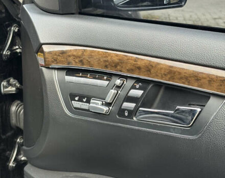 Черный Мерседес С Класс, объемом двигателя 5.46 л и пробегом 333 тыс. км за 14999 $, фото 26 на Automoto.ua