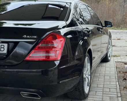 Черный Мерседес С Класс, объемом двигателя 5.46 л и пробегом 333 тыс. км за 14999 $, фото 13 на Automoto.ua