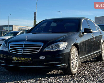Черный Мерседес С Класс, объемом двигателя 5.46 л и пробегом 262 тыс. км за 14999 $, фото 2 на Automoto.ua