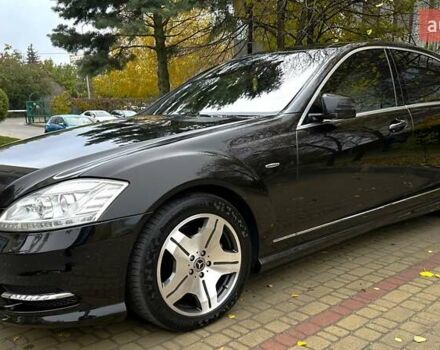 Черный Мерседес С Класс, объемом двигателя 5.46 л и пробегом 190 тыс. км за 23999 $, фото 3 на Automoto.ua