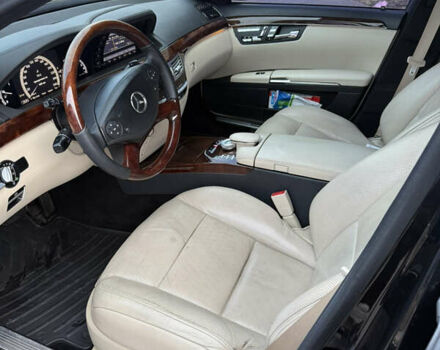 Чорний Мерседес С Клас, об'ємом двигуна 5.5 л та пробігом 213 тис. км за 17000 $, фото 25 на Automoto.ua