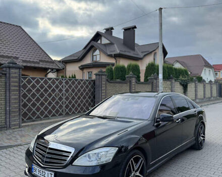 Черный Мерседес С Класс, объемом двигателя 5.46 л и пробегом 229 тыс. км за 15000 $, фото 2 на Automoto.ua