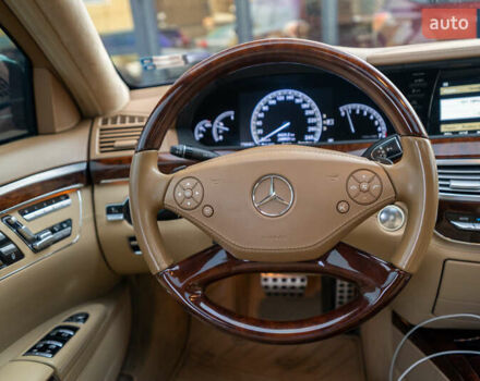 Чорний Мерседес С Клас, об'ємом двигуна 5.46 л та пробігом 288 тис. км за 18500 $, фото 25 на Automoto.ua
