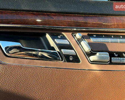Черный Мерседес С Класс, объемом двигателя 5.46 л и пробегом 262 тыс. км за 14999 $, фото 18 на Automoto.ua
