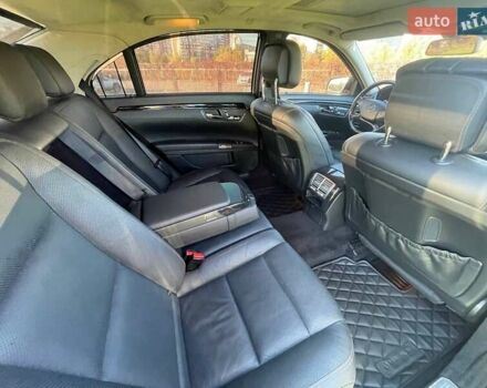 Мерседес С Класс 2010 в Киеве на Automoto.ua Черный Мерседес С Класс, объемом двигателя 5.5 л и пробегом 220 тыс. км за 17700 $, фото 24 на Automoto.ua