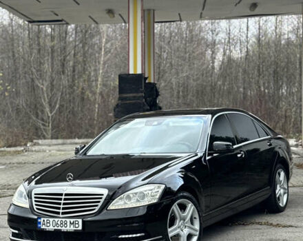 Черный Мерседес С Класс, объемом двигателя 5.46 л и пробегом 333 тыс. км за 14999 $, фото 1 на Automoto.ua