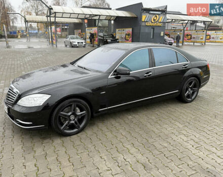 Черный Мерседес С Класс, объемом двигателя 3.5 л и пробегом 80 тыс. км за 19000 $, фото 18 на Automoto.ua