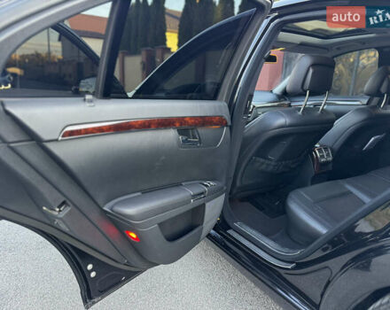 Черный Мерседес С Класс, объемом двигателя 3 л и пробегом 279 тыс. км за 18499 $, фото 47 на Automoto.ua