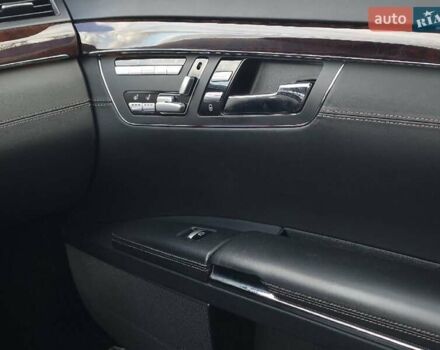 Чорний Мерседес С Клас, об'ємом двигуна 5.5 л та пробігом 212 тис. км за 14900 $, фото 19 на Automoto.ua