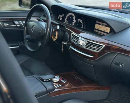 Черный Мерседес С Класс, объемом двигателя 3 л и пробегом 279 тыс. км за 18499 $, фото 53 на Automoto.ua