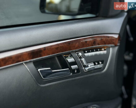 Черный Мерседес С Класс, объемом двигателя 3 л и пробегом 279 тыс. км за 18499 $, фото 41 на Automoto.ua