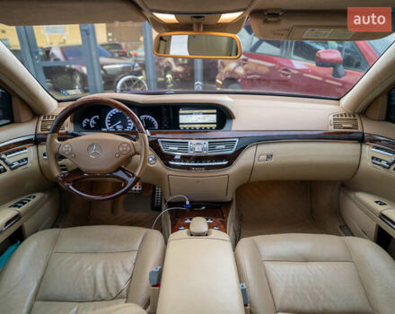 Чорний Мерседес С Клас, об'ємом двигуна 5.46 л та пробігом 288 тис. км за 18500 $, фото 20 на Automoto.ua
