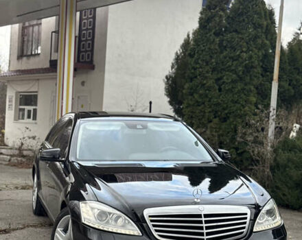 Черный Мерседес С Класс, объемом двигателя 5.46 л и пробегом 333 тыс. км за 14999 $, фото 2 на Automoto.ua