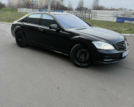 Чорний Мерседес С Клас, об'ємом двигуна 5.5 л та пробігом 213 тис. км за 17000 $, фото 2 на Automoto.ua