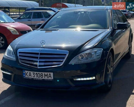 Черный Мерседес С Класс, объемом двигателя 5.5 л и пробегом 234 тыс. км за 15900 $, фото 1 на Automoto.ua