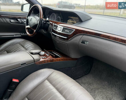 Чорний Мерседес С Клас, об'ємом двигуна 5 л та пробігом 242 тис. км за 12900 $, фото 29 на Automoto.ua