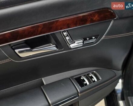 Чорний Мерседес С Клас, об'ємом двигуна 5.5 л та пробігом 212 тис. км за 14900 $, фото 18 на Automoto.ua