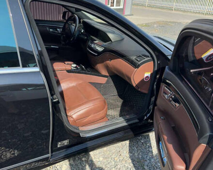 Черный Мерседес С Класс, объемом двигателя 5.5 л и пробегом 299 тыс. км за 11999 $, фото 12 на Automoto.ua