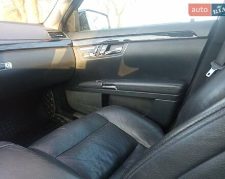 Черный Мерседес С Класс, объемом двигателя 3 л и пробегом 300 тыс. км за 22200 $, фото 7 на Automoto.ua