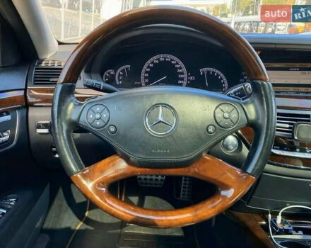 Черный Мерседес С Класс, объемом двигателя 5.5 л и пробегом 234 тыс. км за 15900 $, фото 26 на Automoto.ua