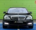 Черный Мерседес С Класс, объемом двигателя 5.46 л и пробегом 250 тыс. км за 25000 $, фото 1 на Automoto.ua