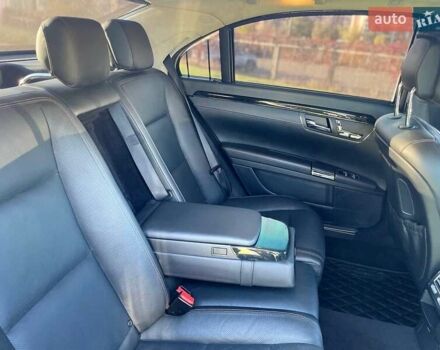 Мерседес С Класс 2010 в Киеве на Automoto.ua Черный Мерседес С Класс, объемом двигателя 5.5 л и пробегом 220 тыс. км за 17700 $, фото 26 на Automoto.ua