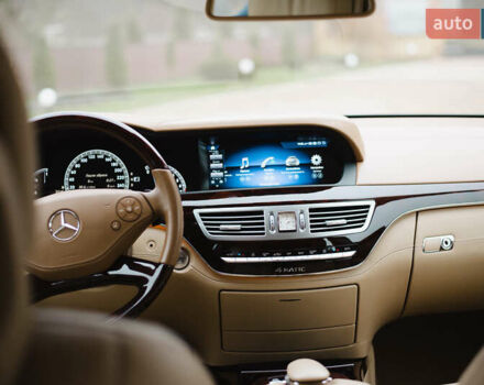 Чорний Мерседес С Клас, об'ємом двигуна 5.46 л та пробігом 70 тис. км за 30000 $, фото 15 на Automoto.ua