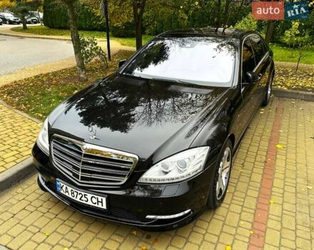 Черный Мерседес С Класс, объемом двигателя 5.46 л и пробегом 190 тыс. км за 23999 $, фото 1 на Automoto.ua