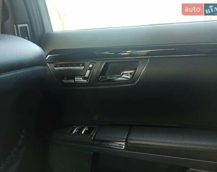 Черный Мерседес С Класс, объемом двигателя 3 л и пробегом 300 тыс. км за 22200 $, фото 8 на Automoto.ua