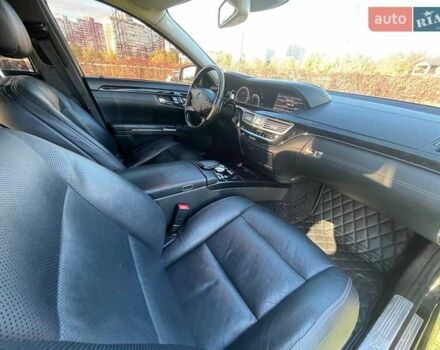 Мерседес С Класс 2010 в Киеве на Automoto.ua Черный Мерседес С Класс, объемом двигателя 5.5 л и пробегом 220 тыс. км за 17700 $, фото 35 на Automoto.ua