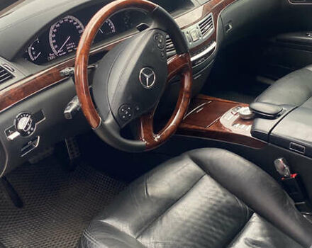 Черный Мерседес С Класс, объемом двигателя 5.46 л и пробегом 330 тыс. км за 16000 $, фото 2 на Automoto.ua