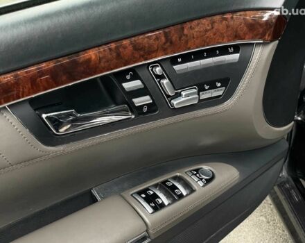 Черный Мерседес С Класс, объемом двигателя 5 л и пробегом 240 тыс. км за 13990 $, фото 16 на Automoto.ua