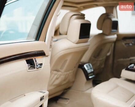 Чорний Мерседес С Клас, об'ємом двигуна 5.46 л та пробігом 70 тис. км за 30000 $, фото 23 на Automoto.ua