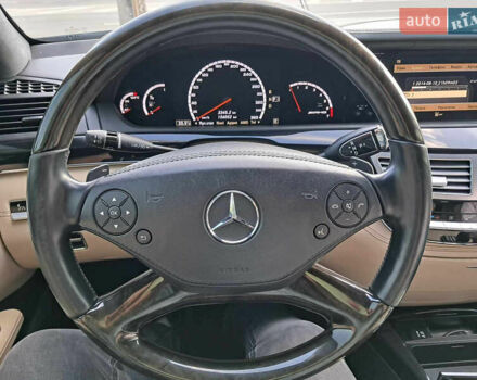 Черный Мерседес С Класс, объемом двигателя 5.5 л и пробегом 156 тыс. км за 22000 $, фото 44 на Automoto.ua