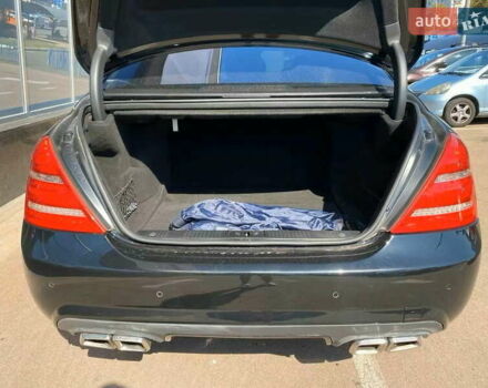 Черный Мерседес С Класс, объемом двигателя 5.5 л и пробегом 234 тыс. км за 15900 $, фото 13 на Automoto.ua