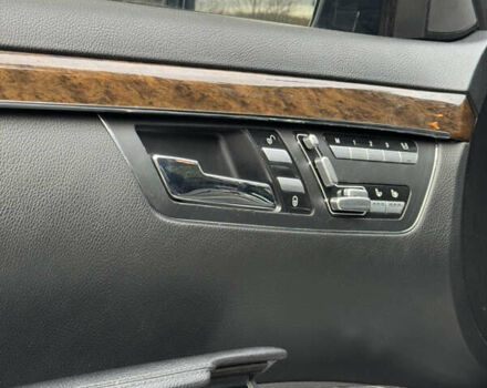 Черный Мерседес С Класс, объемом двигателя 5.46 л и пробегом 333 тыс. км за 14999 $, фото 23 на Automoto.ua