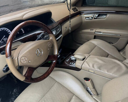 Черный Мерседес С Класс, объемом двигателя 3.5 л и пробегом 323 тыс. км за 18700 $, фото 5 на Automoto.ua