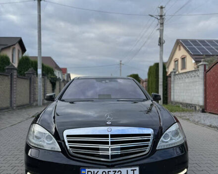 Черный Мерседес С Класс, объемом двигателя 5.46 л и пробегом 229 тыс. км за 15000 $, фото 6 на Automoto.ua